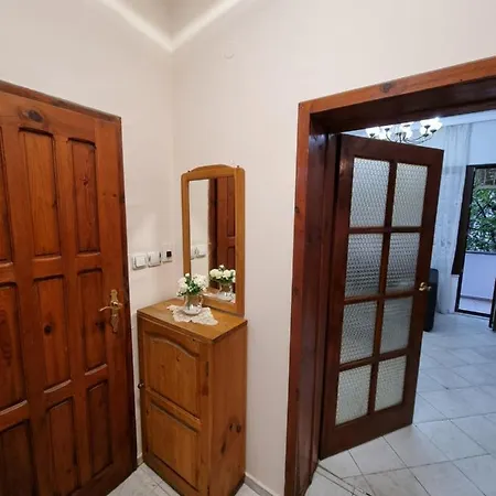 Tsar Simeon, 2 Bedroom, Living And Fireplace София