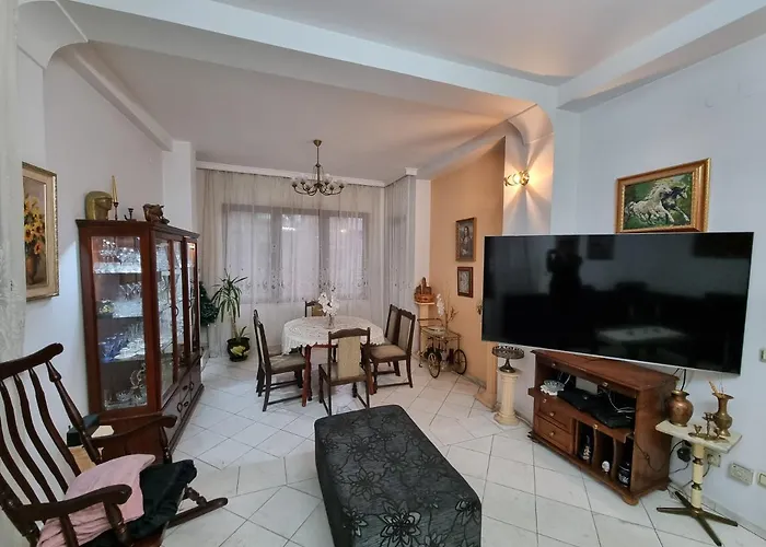 Tsar Simeon, 2 Bedroom, Living And Fireplace ソフィア